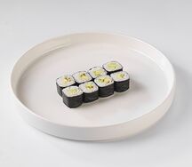 Классический ролл с авокадо