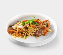 Лапша с говядиной в соусе удон