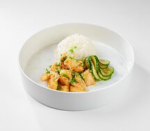 Кунжутный цыпленок карааге с рисом