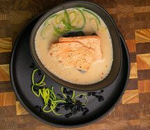 Сливочный суп с лососем