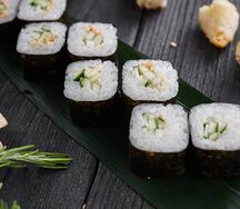 Классические роллы с огурцом