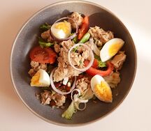 Салат с тунцом