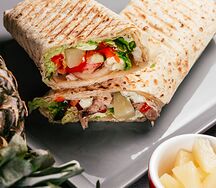 Шаурма со свининой и ананасами