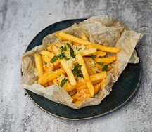 Картофель фри с пармезаном