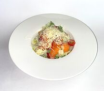 Салат Цезарь с сёмгой
