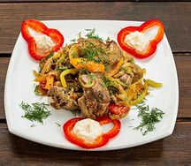 Печень с чесноком