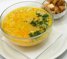 Суп куриный с домашней лапшой