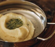 Картофельное пюре с чесночным маслом