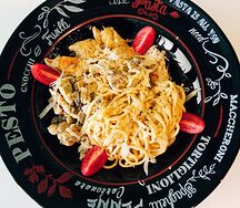 Паста с курицей и грибами