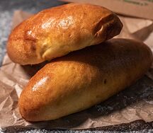 Пирожок с яйцом и луком