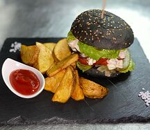 Бургер с мраморной говядиной и грибным соусом