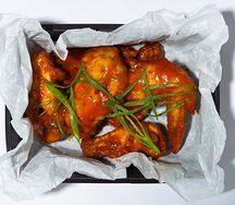 6 куриных крыльев гриль с соусом на выбор