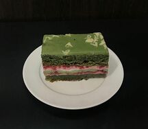Пирожное Фисташковое с малиной