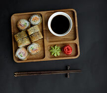 Бекон яичный с соусом спайси