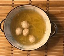 Суп куриный с фрикадельками