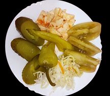 Соленый микс салат