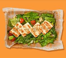 Салат с сыром халлуми