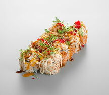 Опаленный ролл с креветкой и крабом