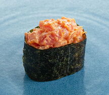 Суши с острым тунцом