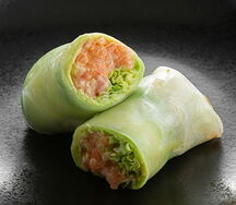 Фреш-ролл с лососем и авокадо