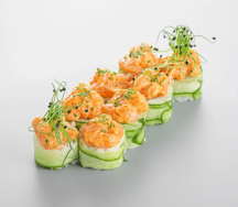 Ролл в огурце с лососем и тунцом