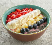 Клубничный боул