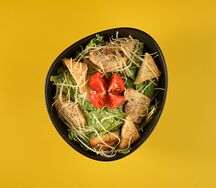 Салат Цезарь с курицей