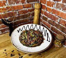 Wok с овощами и мясом