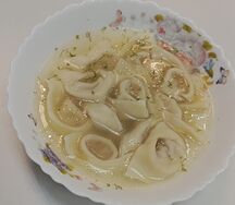 Пельмени с бульоном