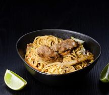 Удон со свининой