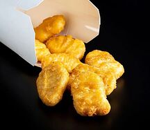 Куриные наггетсы с соусом