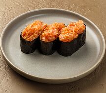 Спайси-суши с лососем