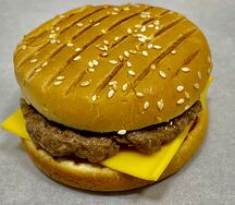 Двойной чизбургер + картофель Айдахо + сок Бамболина Комбо L