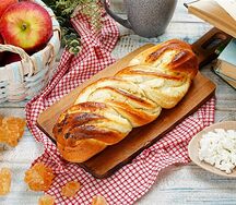 Рулет с творожной начинкой