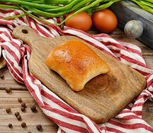 Пирожок с зеленым луком и яйцом