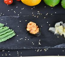 Гункан с угрем спайси