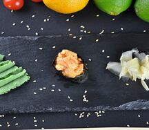 Гункан с крабом спайси