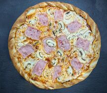 Пицца с ветчиной и грибами