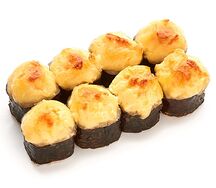 Запеченный с копченым лососем