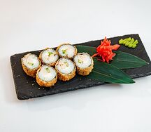 Горячий ролл с креветкой