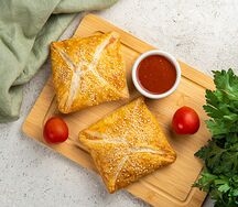 2 Хачапури и соус сацебели