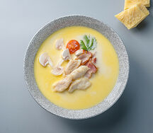 Сырный суп с курицей и беконом