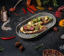 Брускетта с ростбифом
