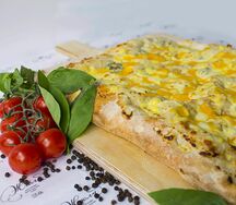 Римская пицца 4 сыра с камамбером