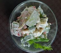 Овощной с крабовыми палочками