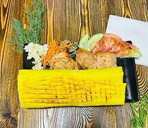 Шаурма по-карски с курицей в сырном лаваше