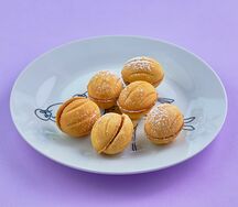 Орешки с вареной сгущенкой