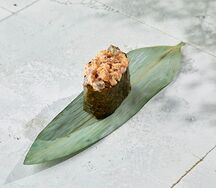 Острые суши с угрем