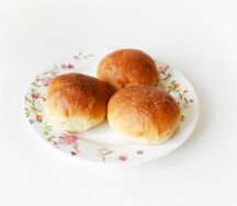 Пшеничные пампушки с чесноком