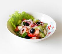 Салат овощной с брынзой
